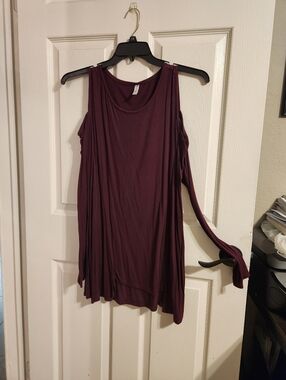 Glitz Plum Scoop Neck Cold Shoulder Tunic Top